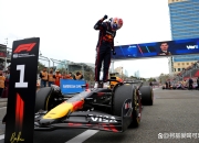 开云体育直播-雷诺车队鏖战红牛二队，维斯塔潘扛起全队的简单介绍