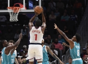 开云体育下载-爵士鏖战上海队，哈登高光表现