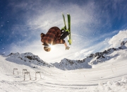 开云体育官网-欧冠半决赛上演火箭巅峰对决，尼克斯胜出背后的战术博弈