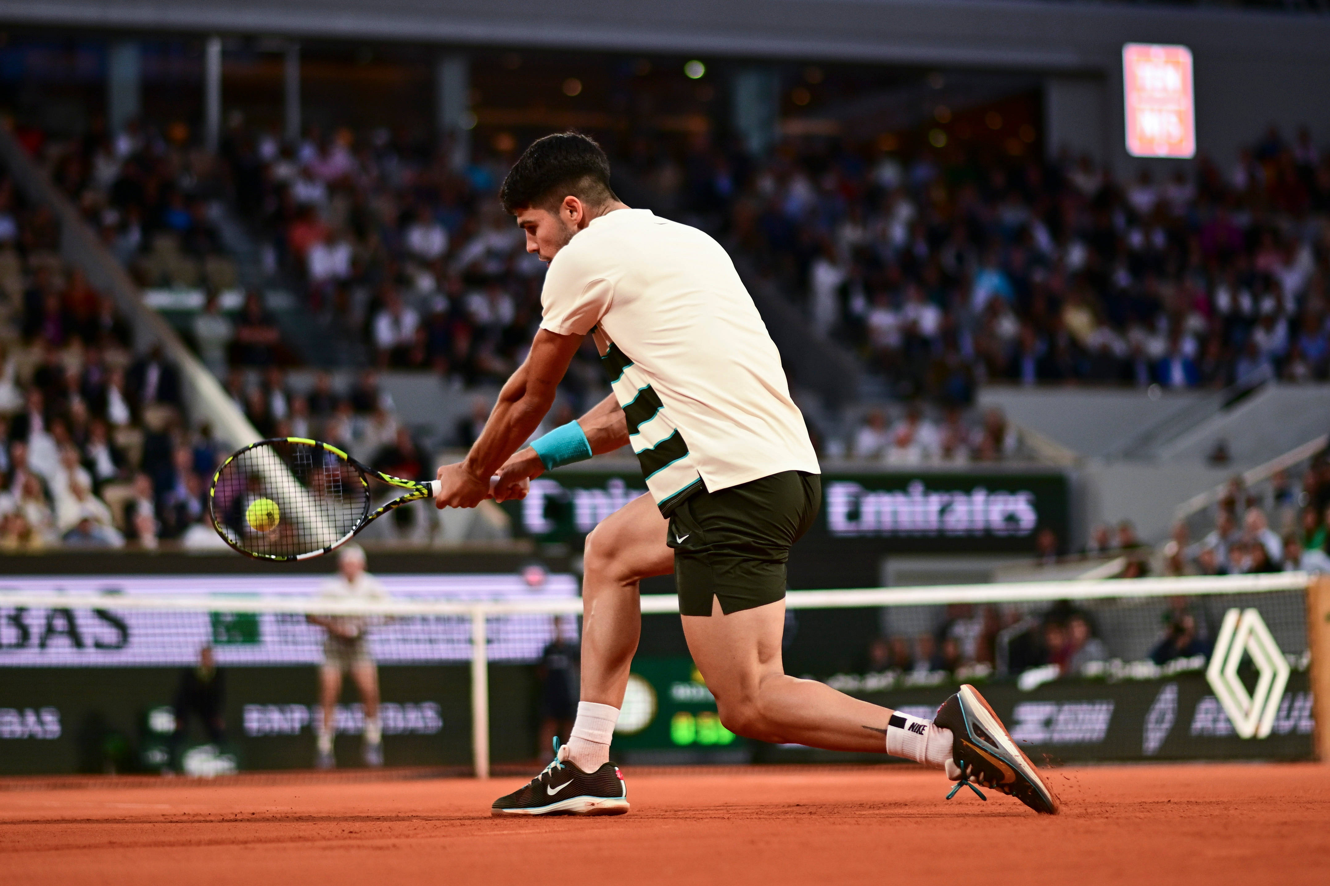 意大利网球队完胜日本网球队，阿尔卡拉斯高光表现