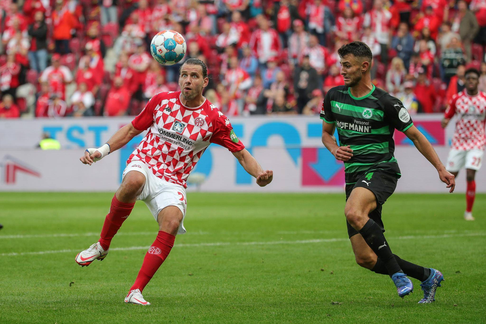 汉堡球队客场大胜,状态持续回升的简单介绍 汉堡球队客场大胜,状态持续回升的简单介绍