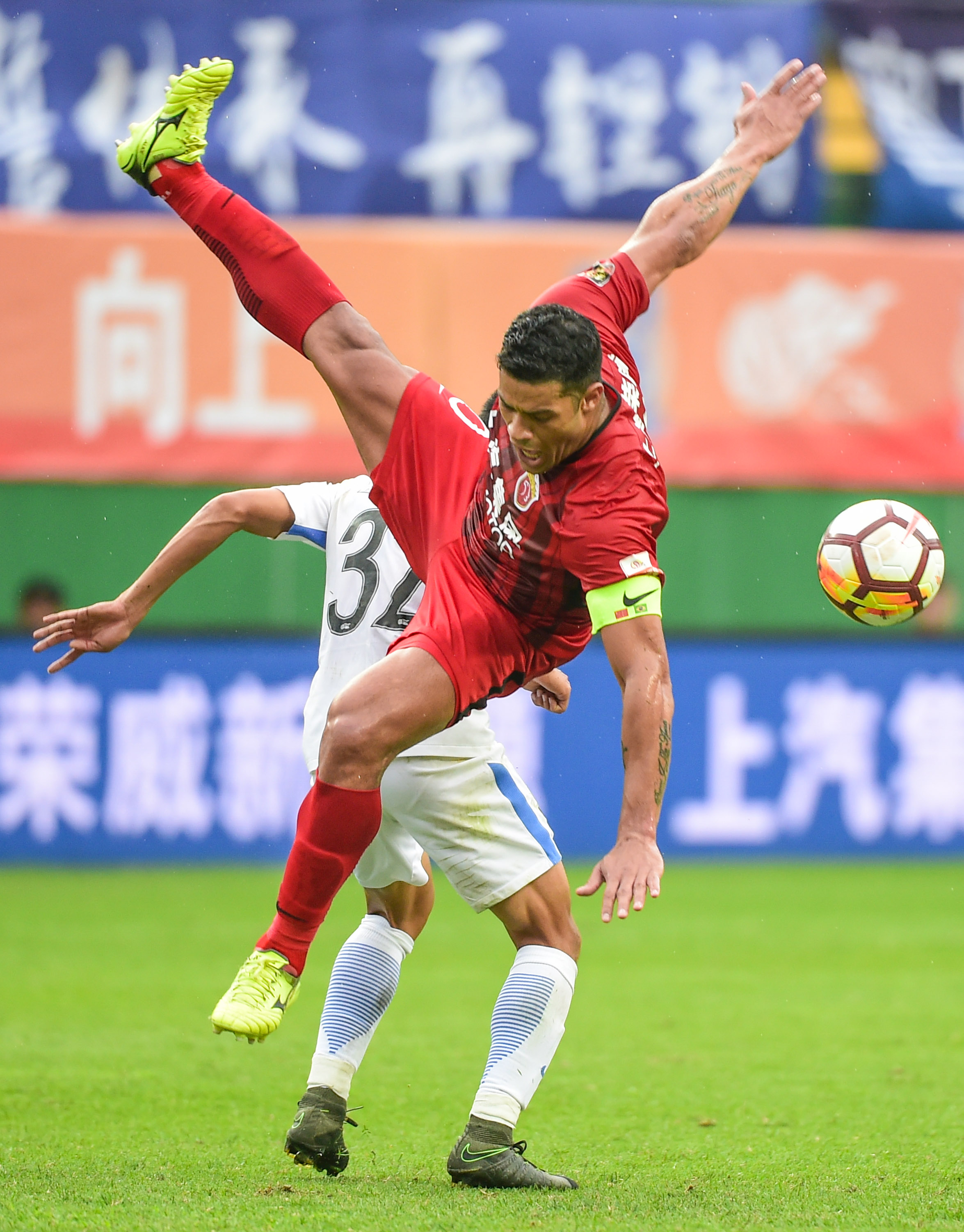 上港主场告捷,富力三连胜停止的简单介绍 上港主场告捷,富力三连胜停止的简单介绍