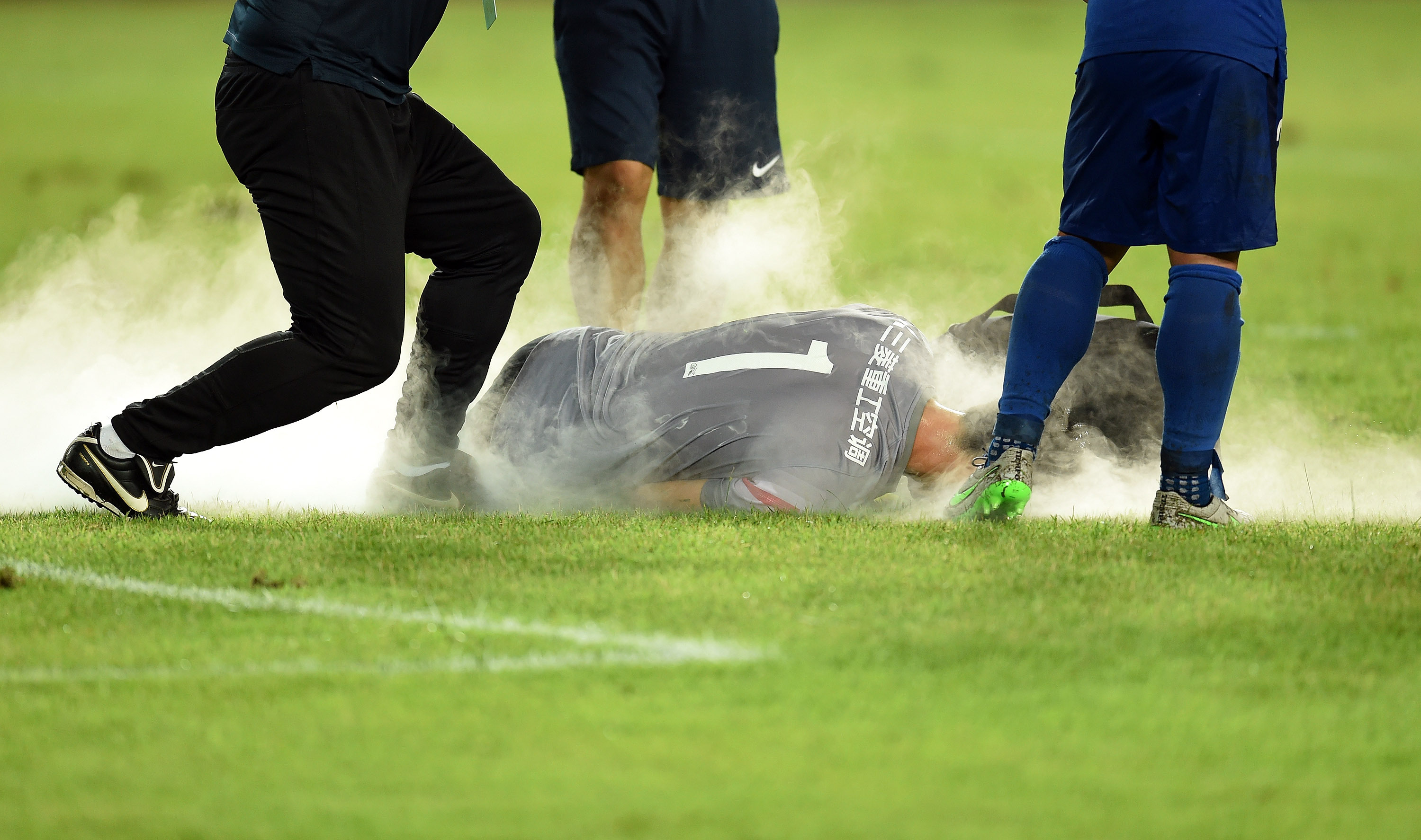 包含广州富力力争击败天津泰达,实力对决的词条 包含广州富力力争击败天津泰达,实力对决的词条