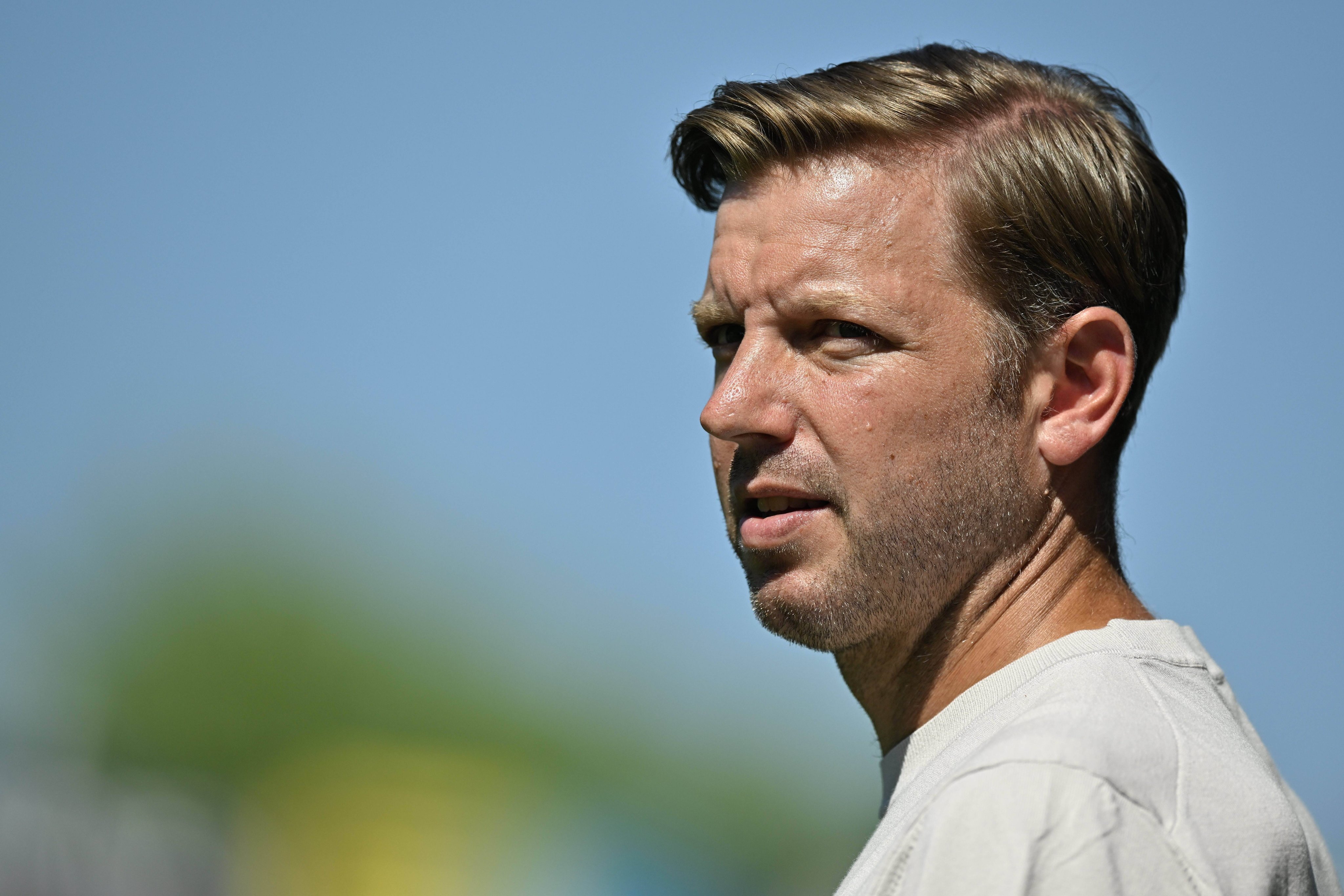 沃尔夫斯堡主帅赛后点名赞扬表现出色球员的简单介绍