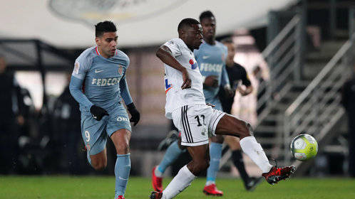 亚眠主场战平昂热,保持不败记录的简单介绍 亚眠主场战平昂热,保持不败记录的简单介绍