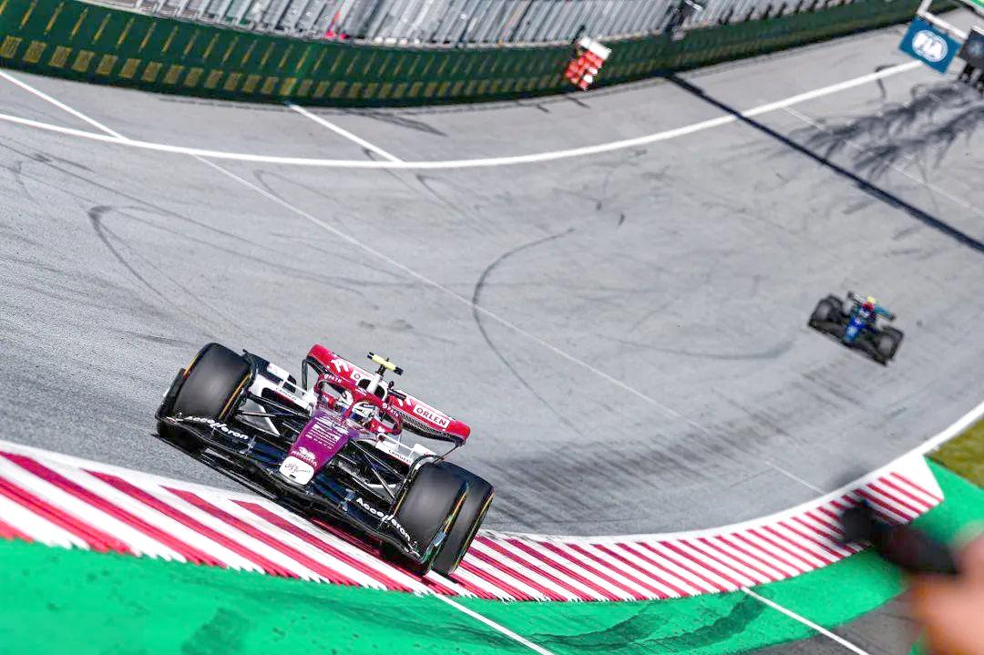 包含红牛二队险胜阿斯顿马丁,勒克莱尔点燃赛场的词条 包含红牛二队险胜阿斯顿马丁,勒克莱尔点燃赛场的词条