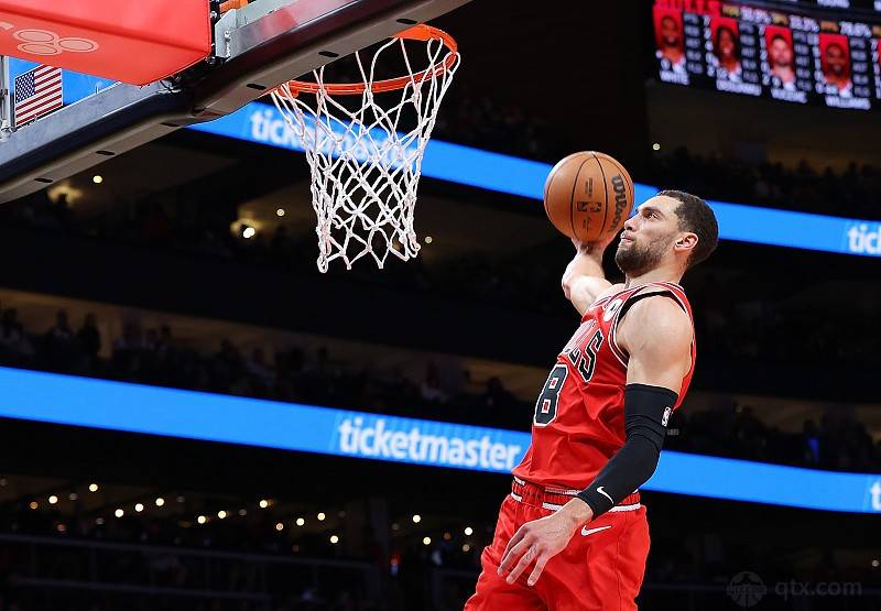 掘金轻取公牛，拉文高光表现