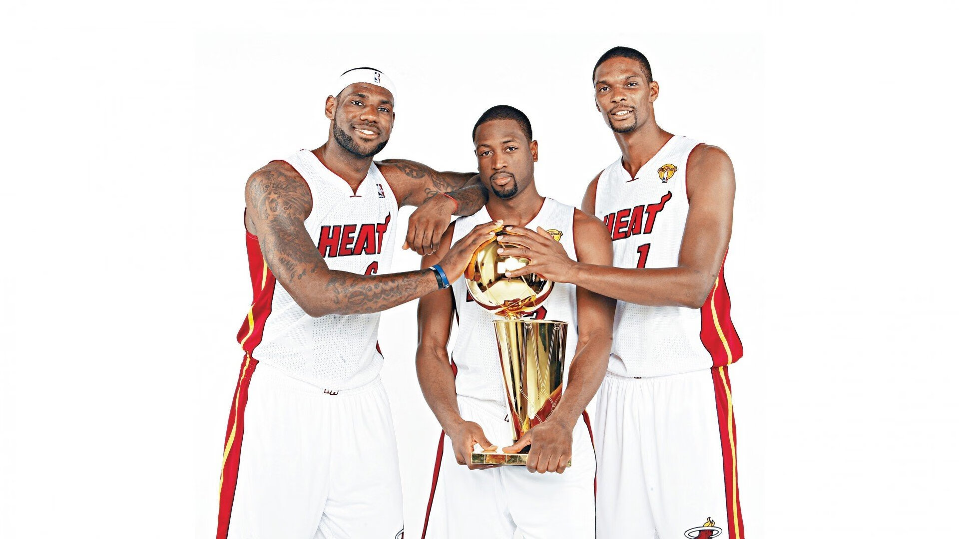 布伦森关键节点连续得分，火箭惊险逆转掘金