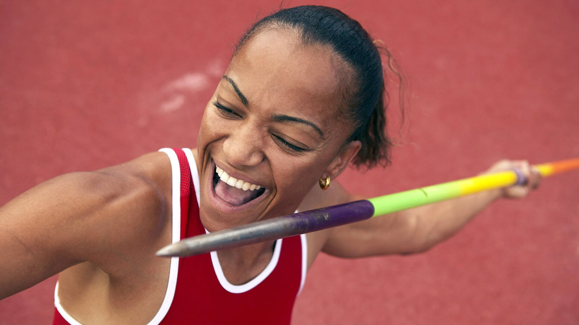 当足球与F1的轨迹交错，三笘薰在赛道上的德国式突袭