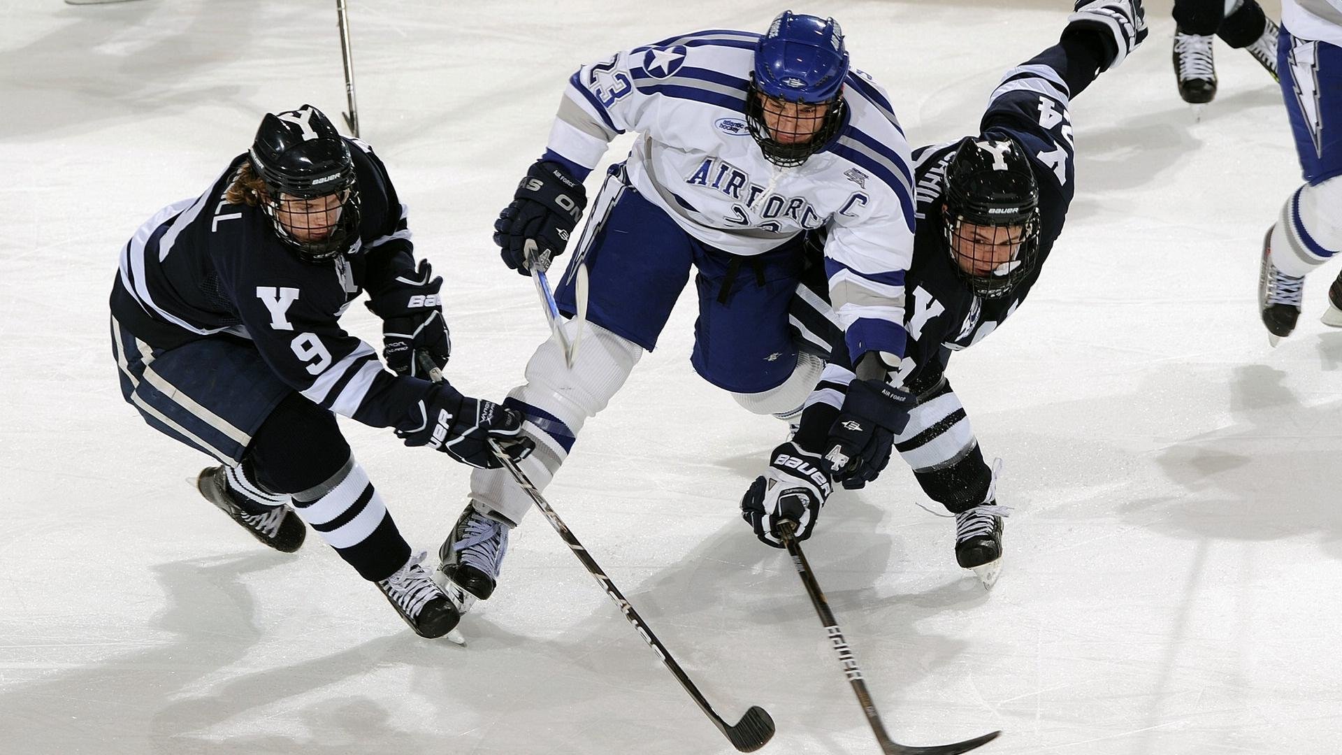 德甲争冠战之夜,卡塞米罗完成里程碑,铁腰的传奇仍在延续