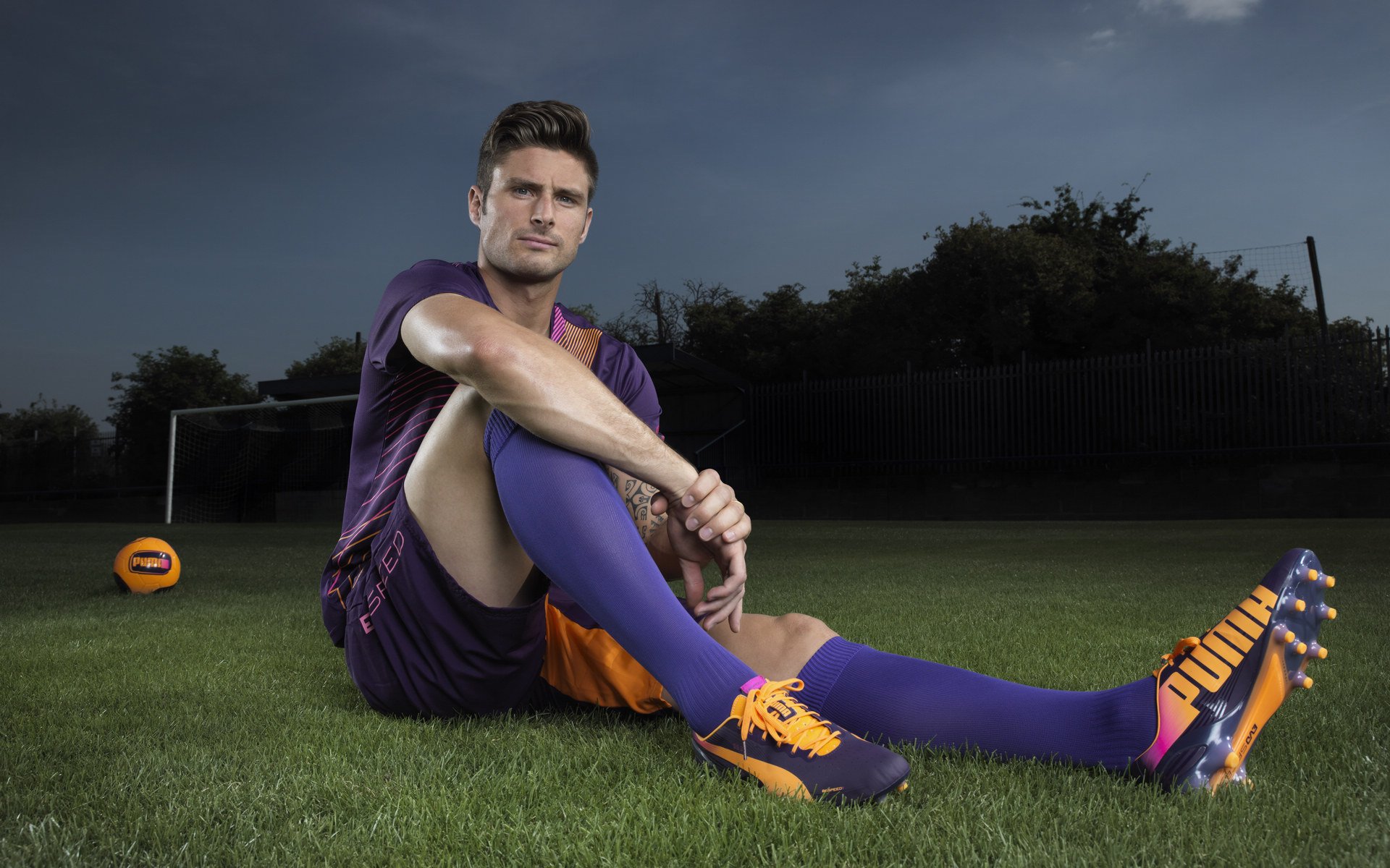 诺里斯高光时刻，法拉利逆转红牛二队的战术博弈